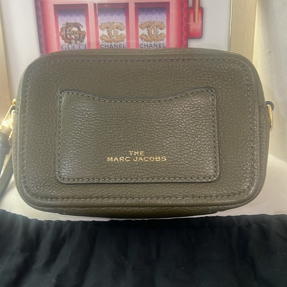 Marc Jacobs NWT Softshot with gold hardware and dusk bag. - Picture 3 of 11